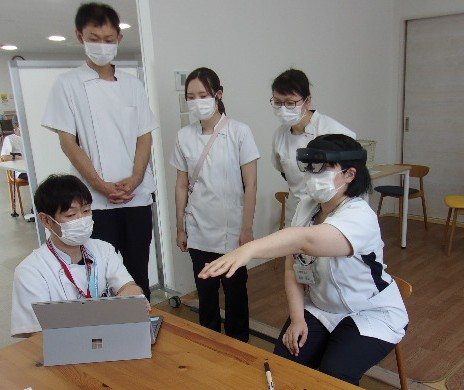 三九朗東リハビリテーション病院でリハまるを活用する様子